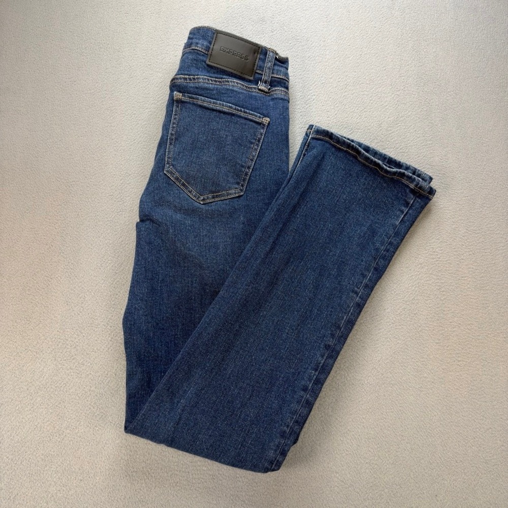 Express Barely Boot Jeans Bootcut Regular Fit Size 6 Blue Denim Mid Rise Stretch